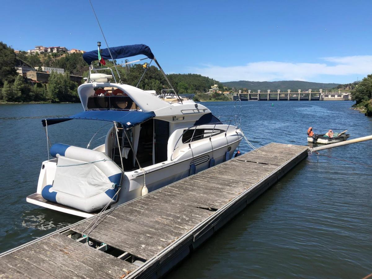 Готель Aquadouro Yacht Radames - Sleep Boat Experience Каштелу-де-Пайва Екстер'єр фото