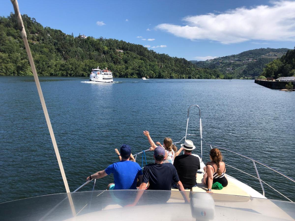 Готель Aquadouro Yacht Radames - Sleep Boat Experience Каштелу-де-Пайва Екстер'єр фото