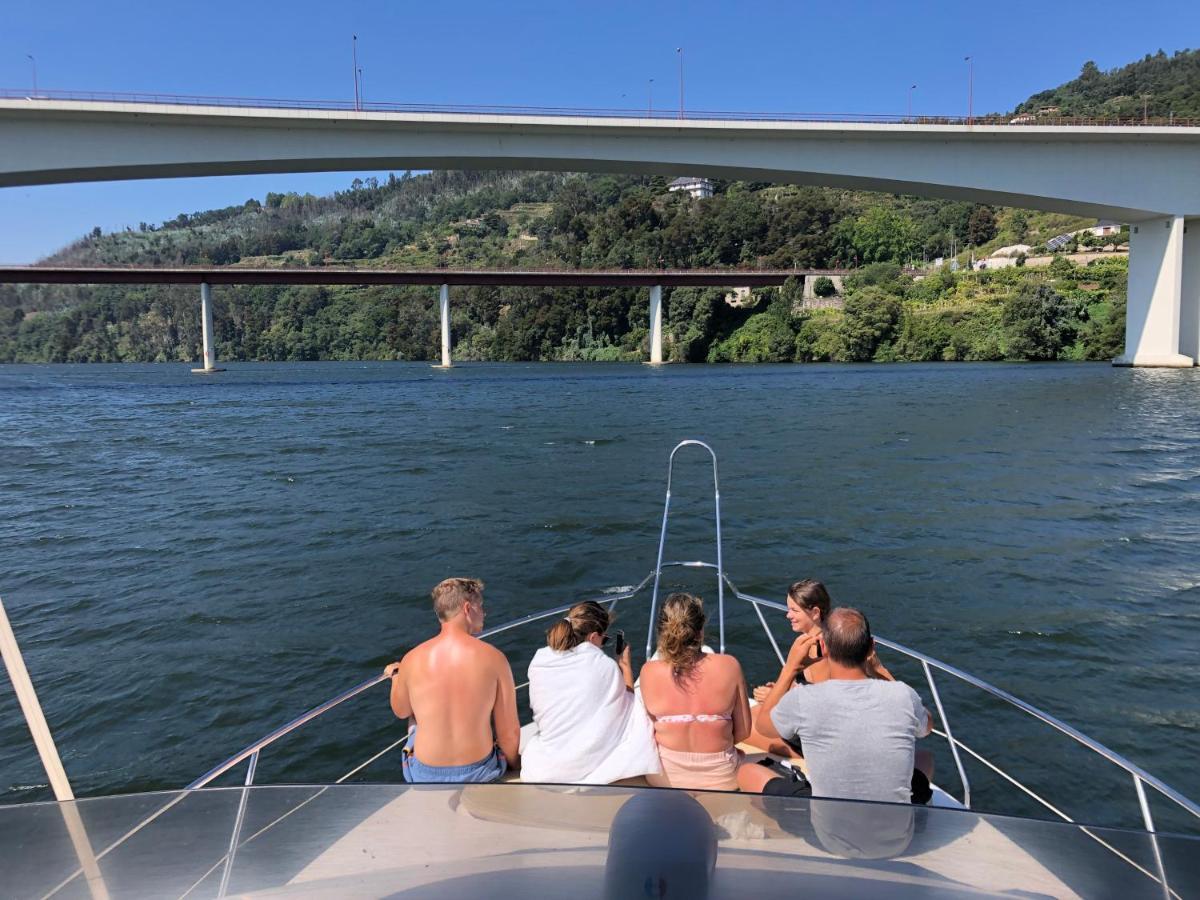 Готель Aquadouro Yacht Radames - Sleep Boat Experience Каштелу-де-Пайва Екстер'єр фото