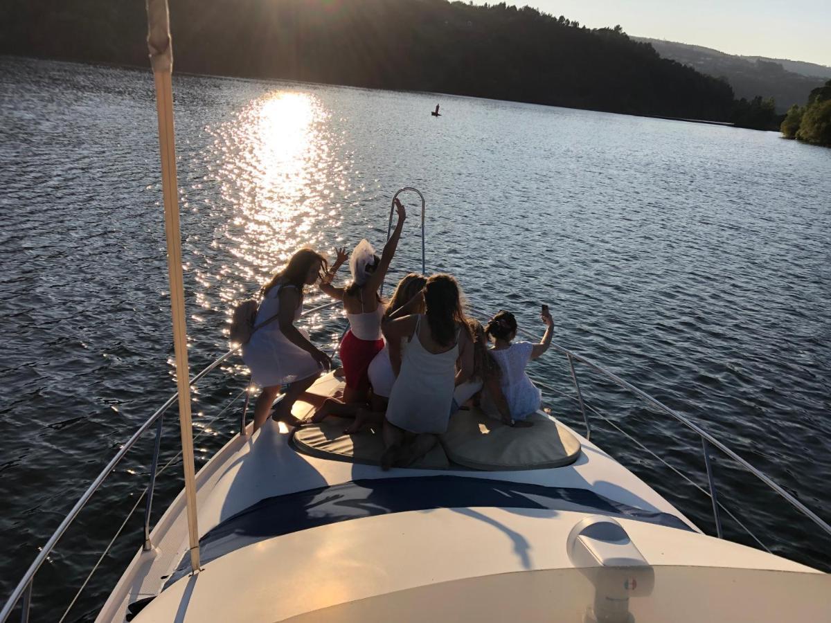 Готель Aquadouro Yacht Radames - Sleep Boat Experience Каштелу-де-Пайва Екстер'єр фото