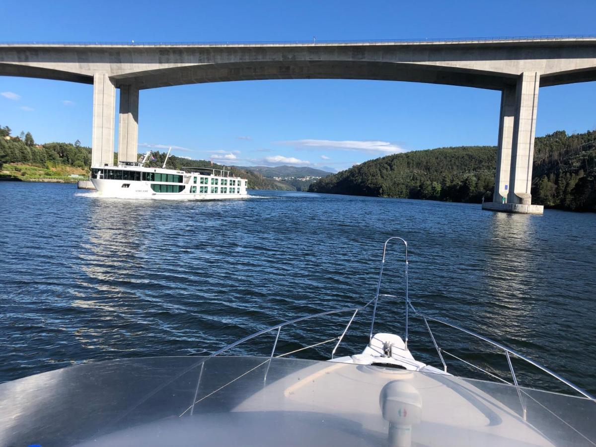 Готель Aquadouro Yacht Radames - Sleep Boat Experience Каштелу-де-Пайва Екстер'єр фото