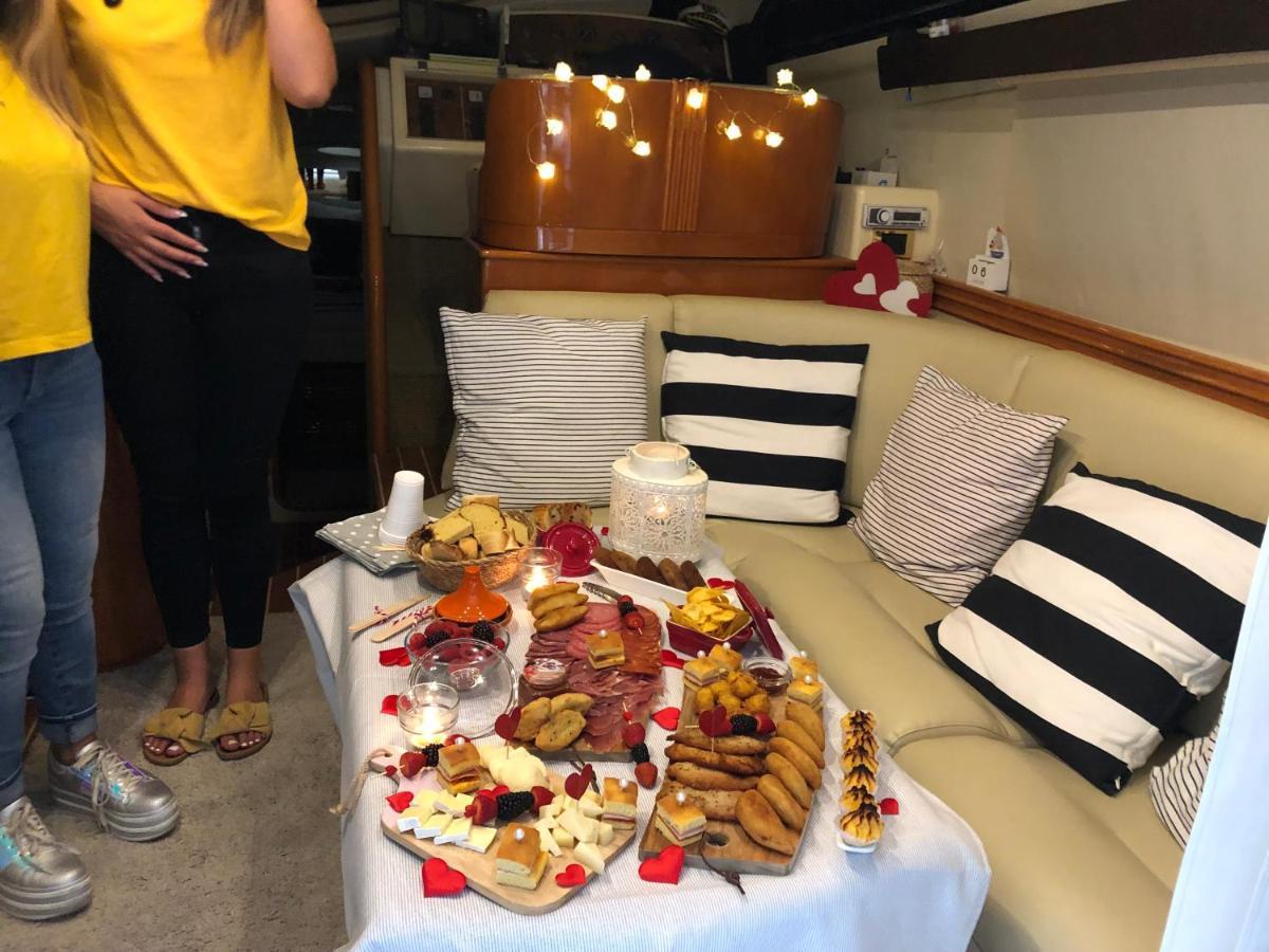 Готель Aquadouro Yacht Radames - Sleep Boat Experience Каштелу-де-Пайва Екстер'єр фото