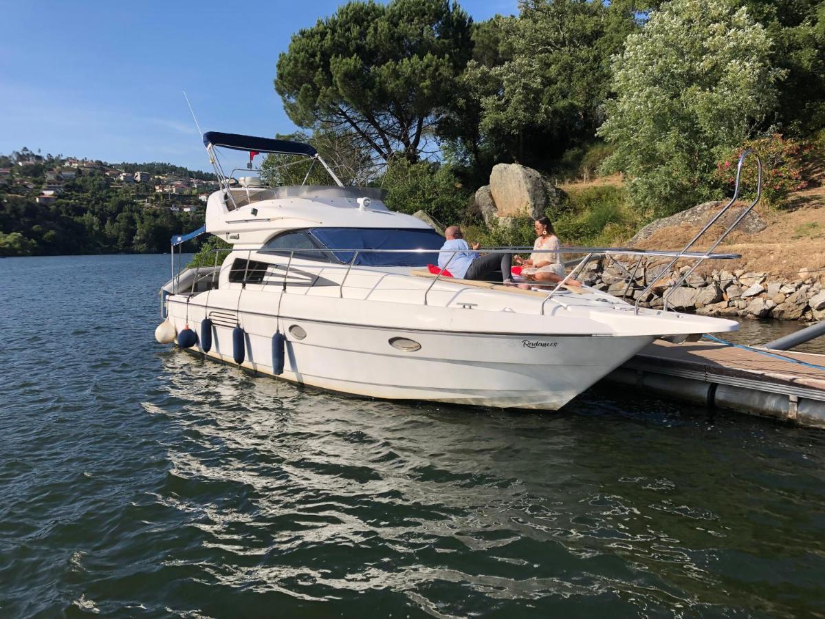 Готель Aquadouro Yacht Radames - Sleep Boat Experience Каштелу-де-Пайва Екстер'єр фото