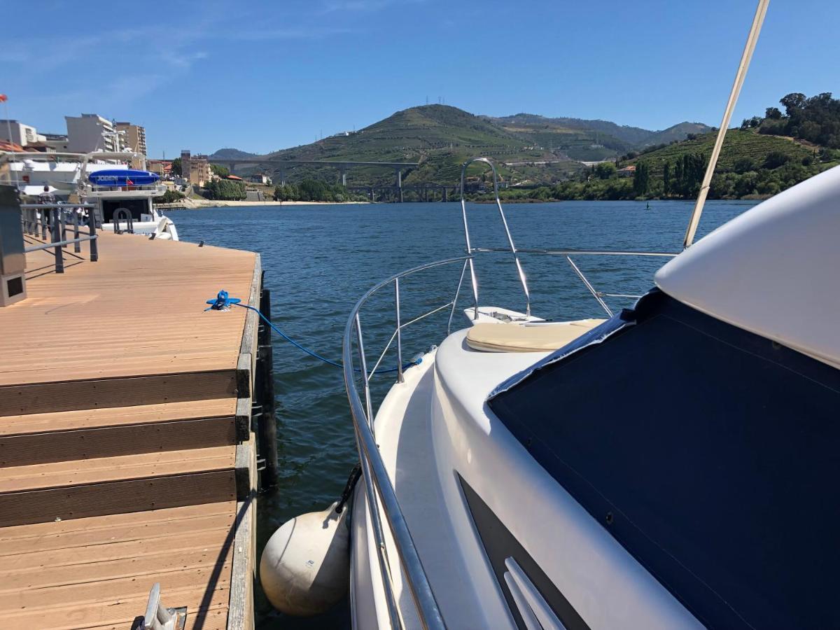 Готель Aquadouro Yacht Radames - Sleep Boat Experience Каштелу-де-Пайва Екстер'єр фото