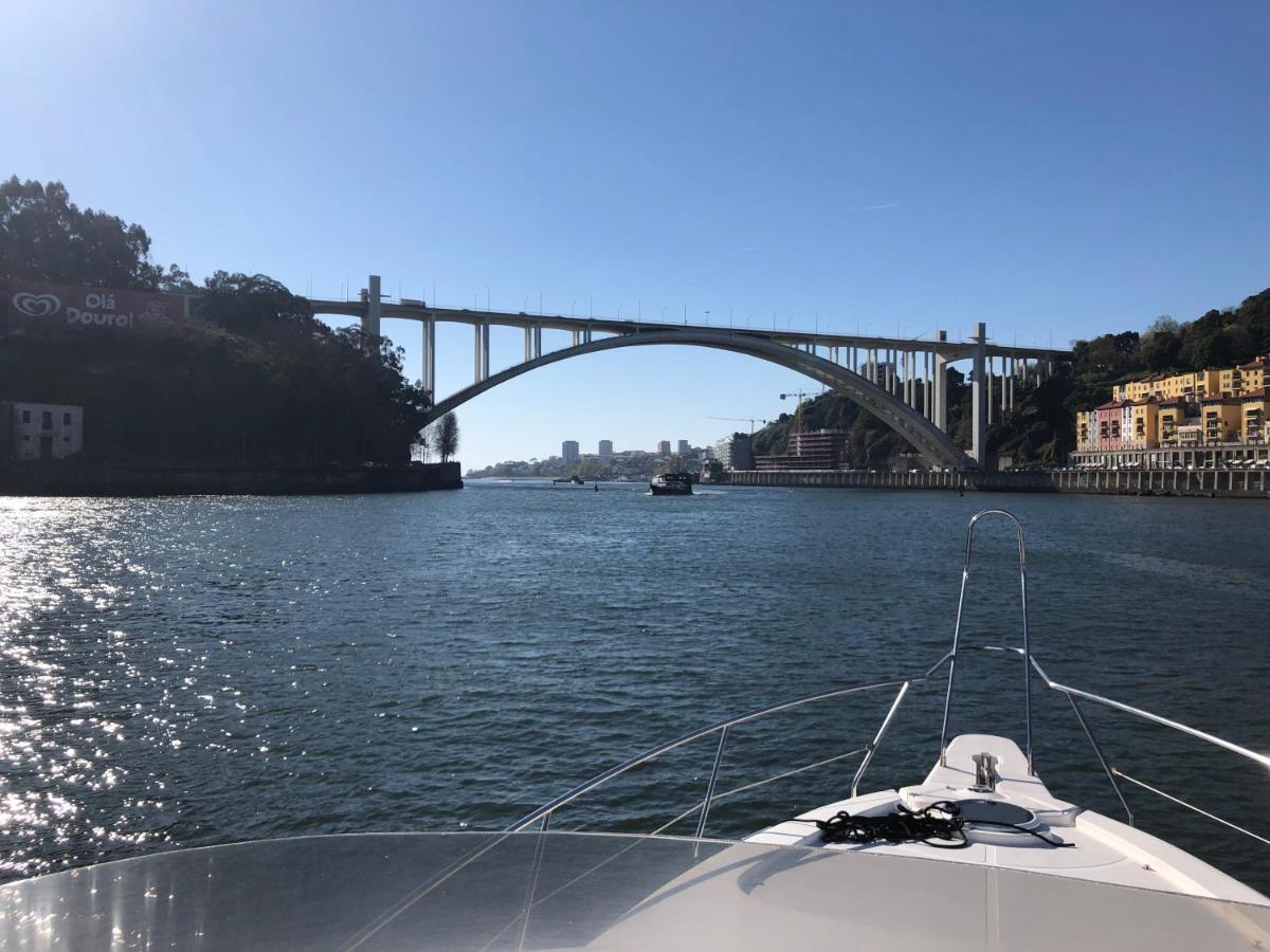 Готель Aquadouro Yacht Radames - Sleep Boat Experience Каштелу-де-Пайва Екстер'єр фото