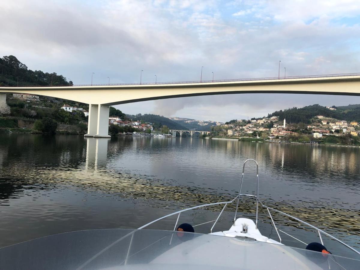 Готель Aquadouro Yacht Radames - Sleep Boat Experience Каштелу-де-Пайва Екстер'єр фото