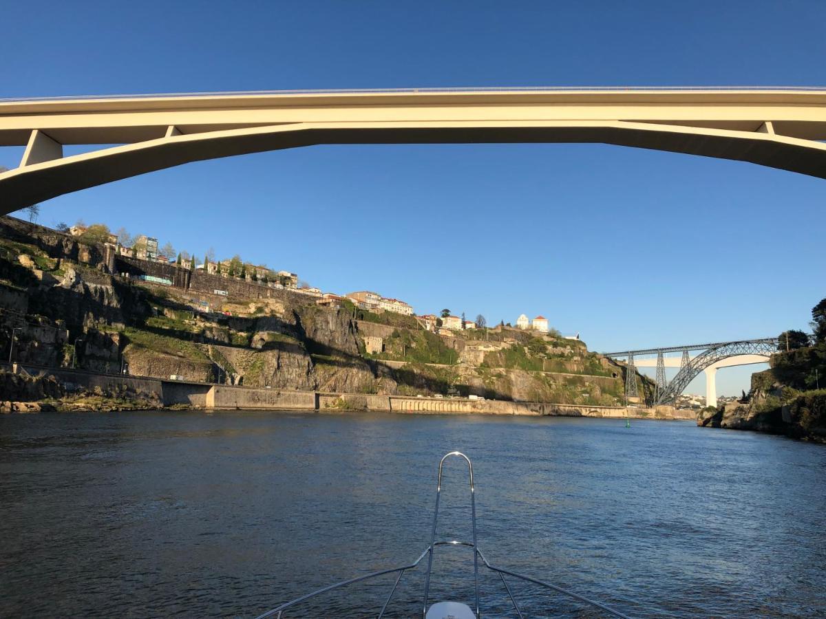 Готель Aquadouro Yacht Radames - Sleep Boat Experience Каштелу-де-Пайва Екстер'єр фото