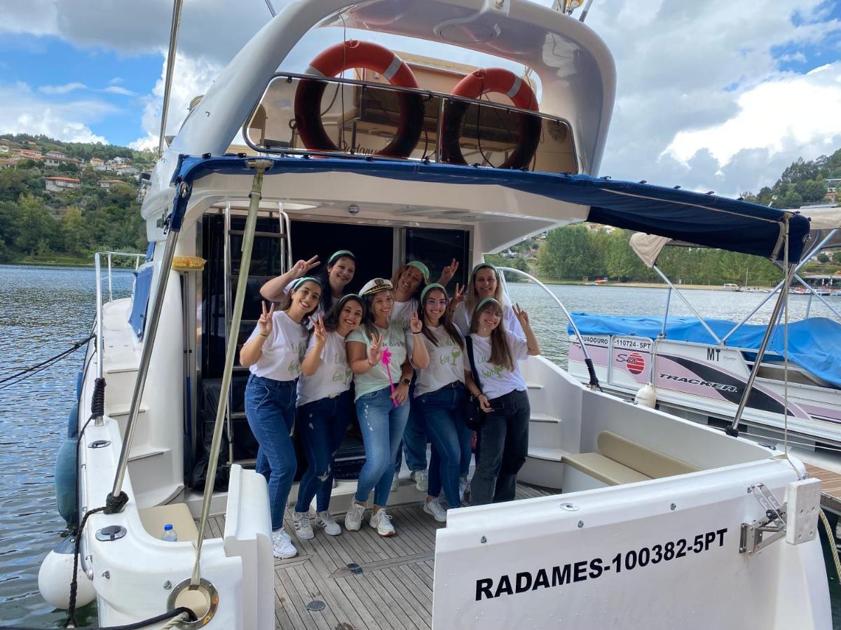 Готель Aquadouro Yacht Radames - Sleep Boat Experience Каштелу-де-Пайва Екстер'єр фото