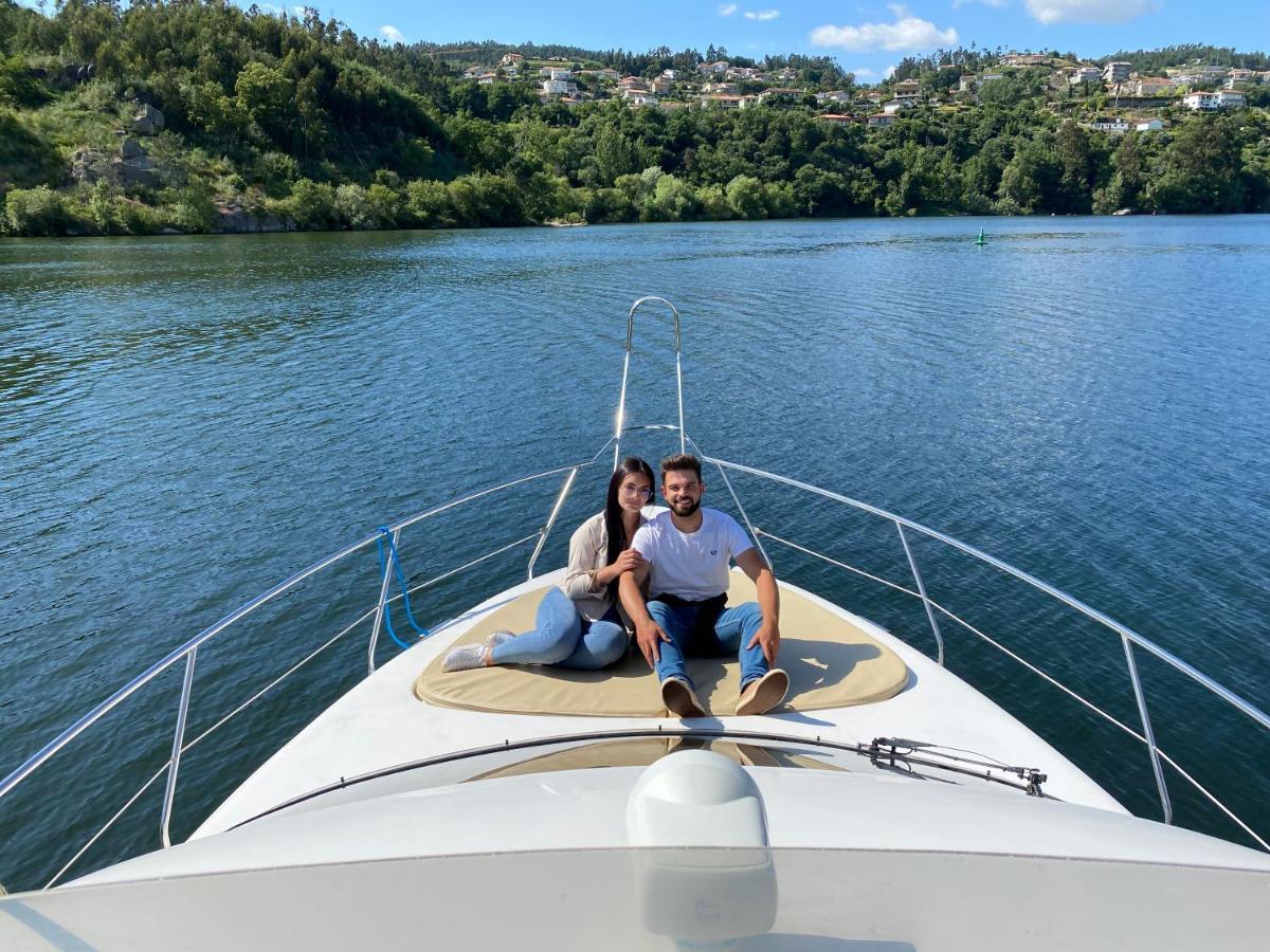 Готель Aquadouro Yacht Radames - Sleep Boat Experience Каштелу-де-Пайва Екстер'єр фото