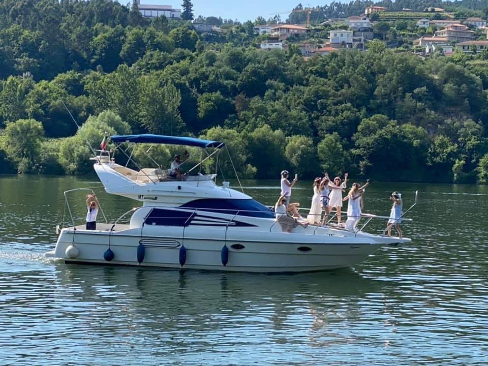 Готель Aquadouro Yacht Radames - Sleep Boat Experience Каштелу-де-Пайва Екстер'єр фото