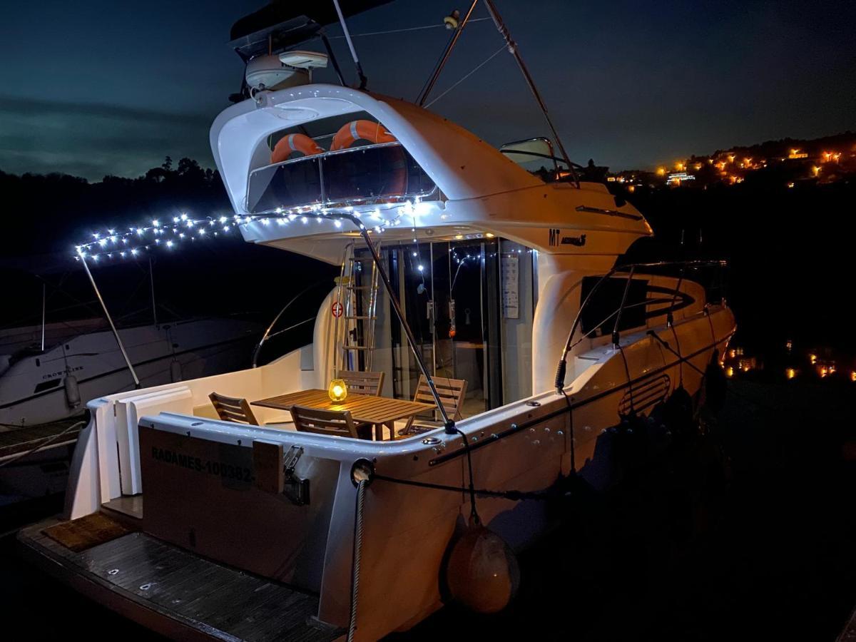 Готель Aquadouro Yacht Radames - Sleep Boat Experience Каштелу-де-Пайва Екстер'єр фото